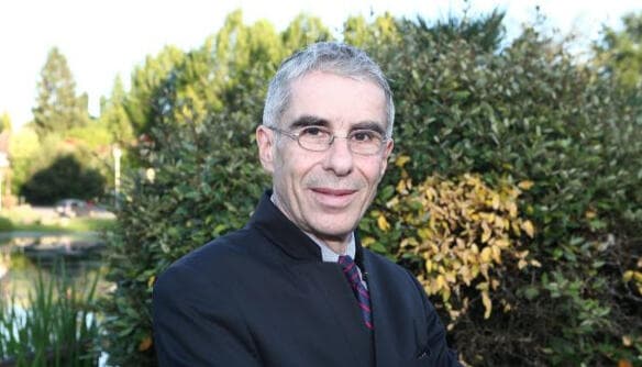 Portrait de Christophe Demerson en extérieur